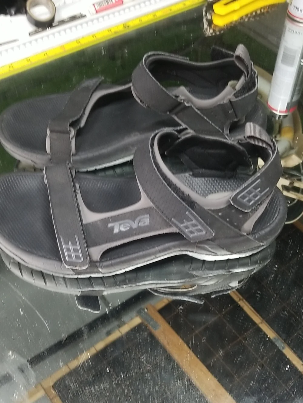 TEVA Mens Size 10 Minam Black Waterproof Hiking Strap Sandals Mint.